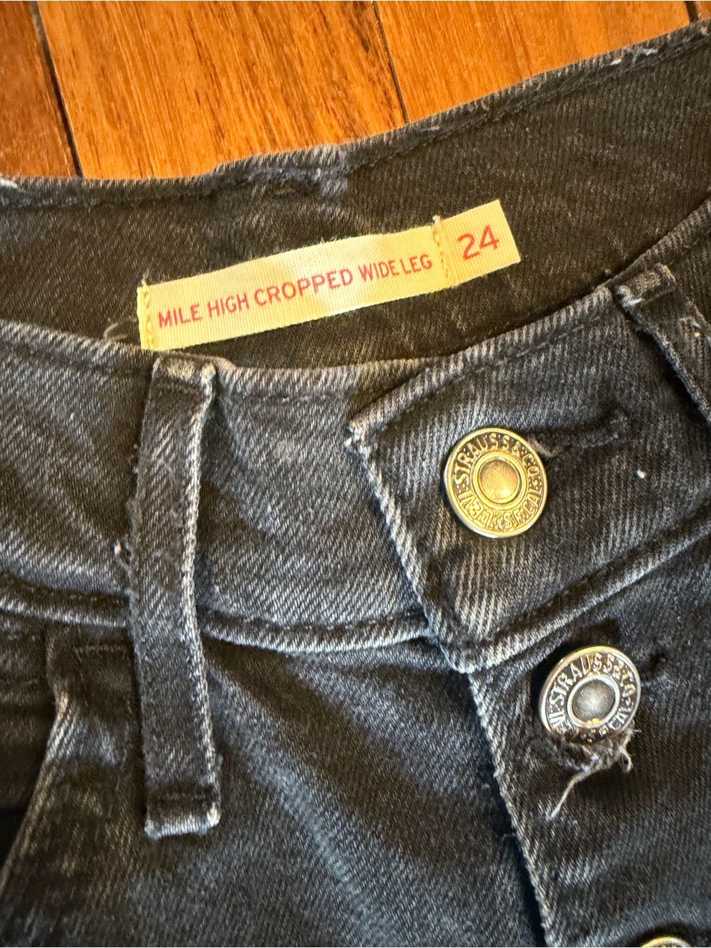 Levi’s Mile High Cropped Wide Leg Black Jean Size 24 - Picture 7 of 8